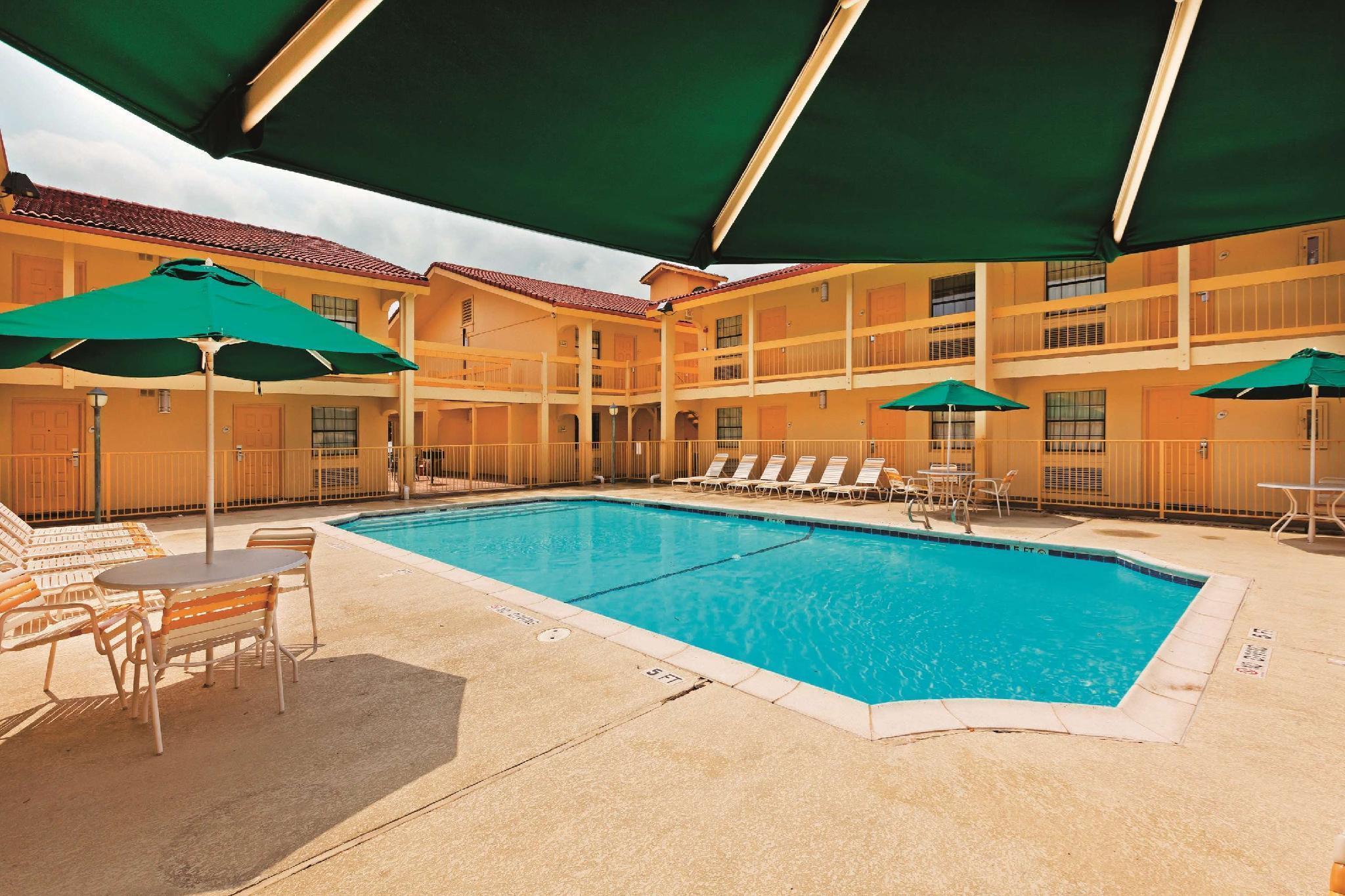 Rodeway Inn 2*