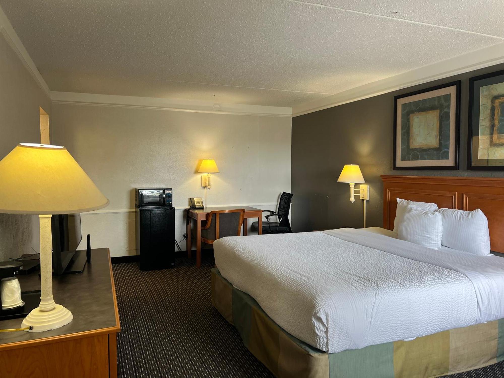 Rodeway Inn 2*